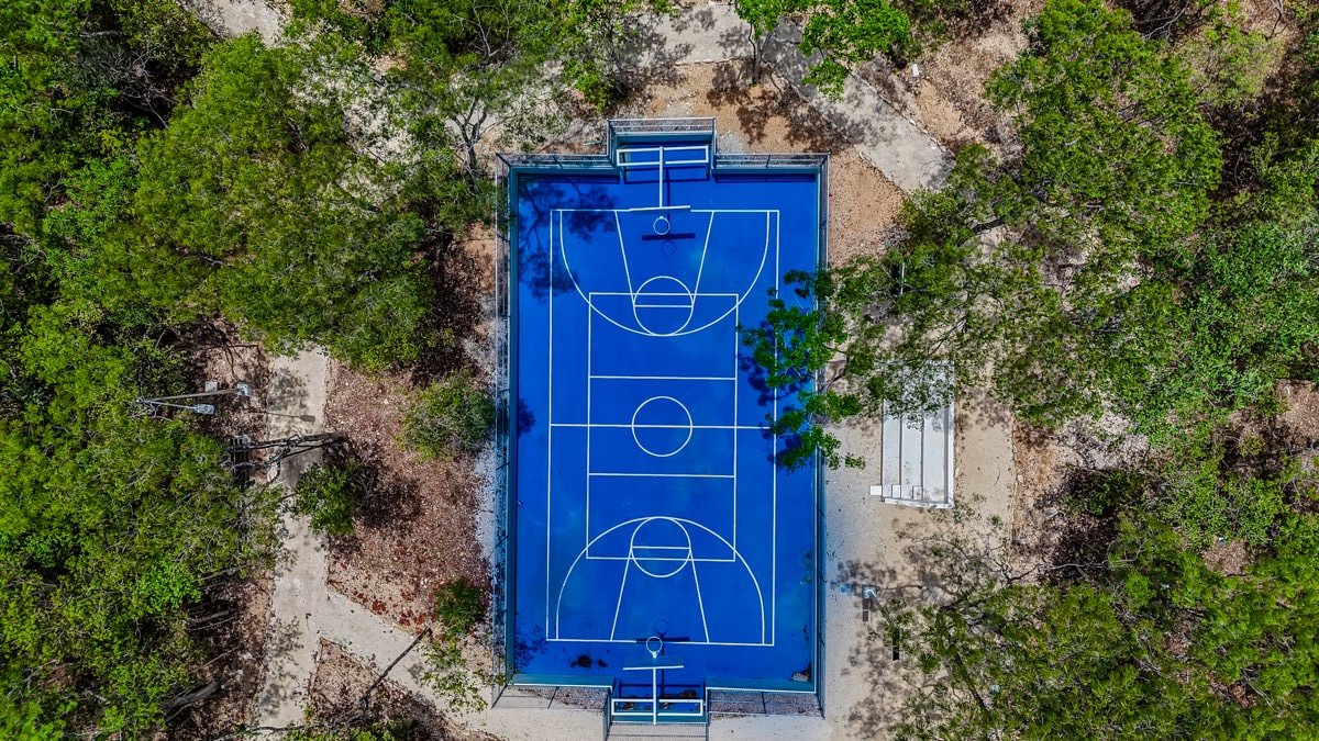 Cancha deportiva multidisciplinaria en Aura Nova Playa del Carmen